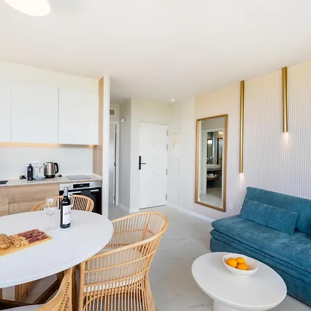 아파트 Albir Experience