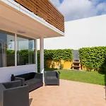 Albir Experience Apartman *